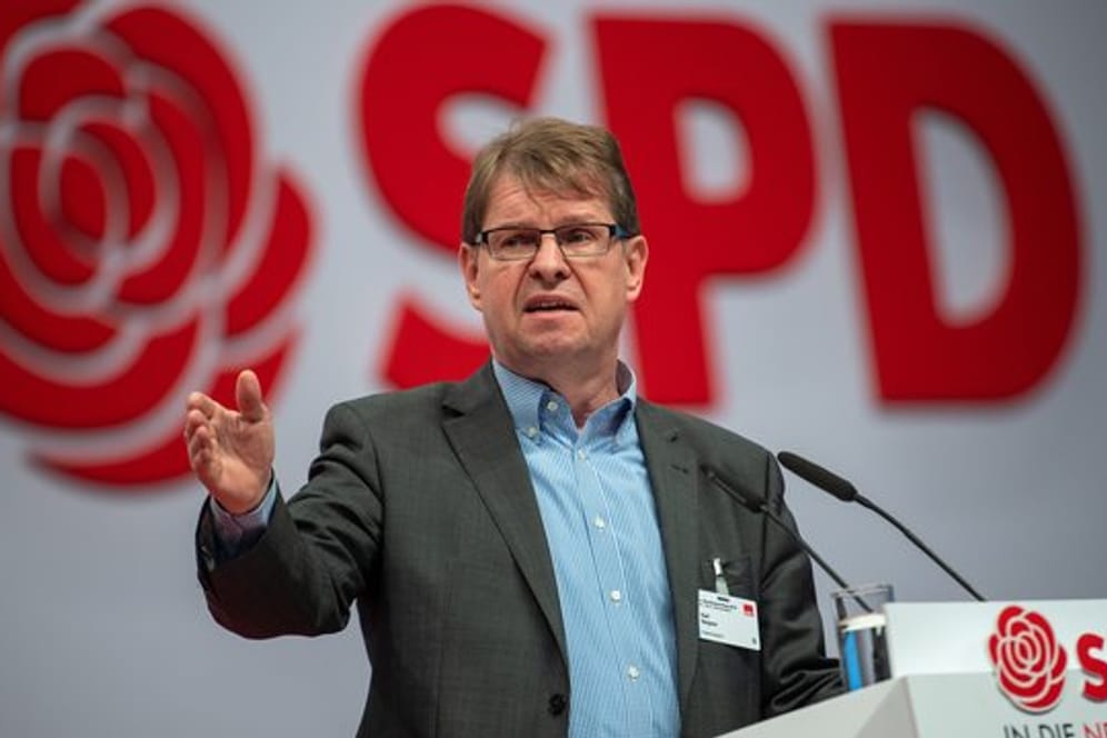 Schleswig-Holsteins SPD-Fraktionschef Ralf Stegner ist für einen mittelfristigen Zusammenschluss mit der Linken.