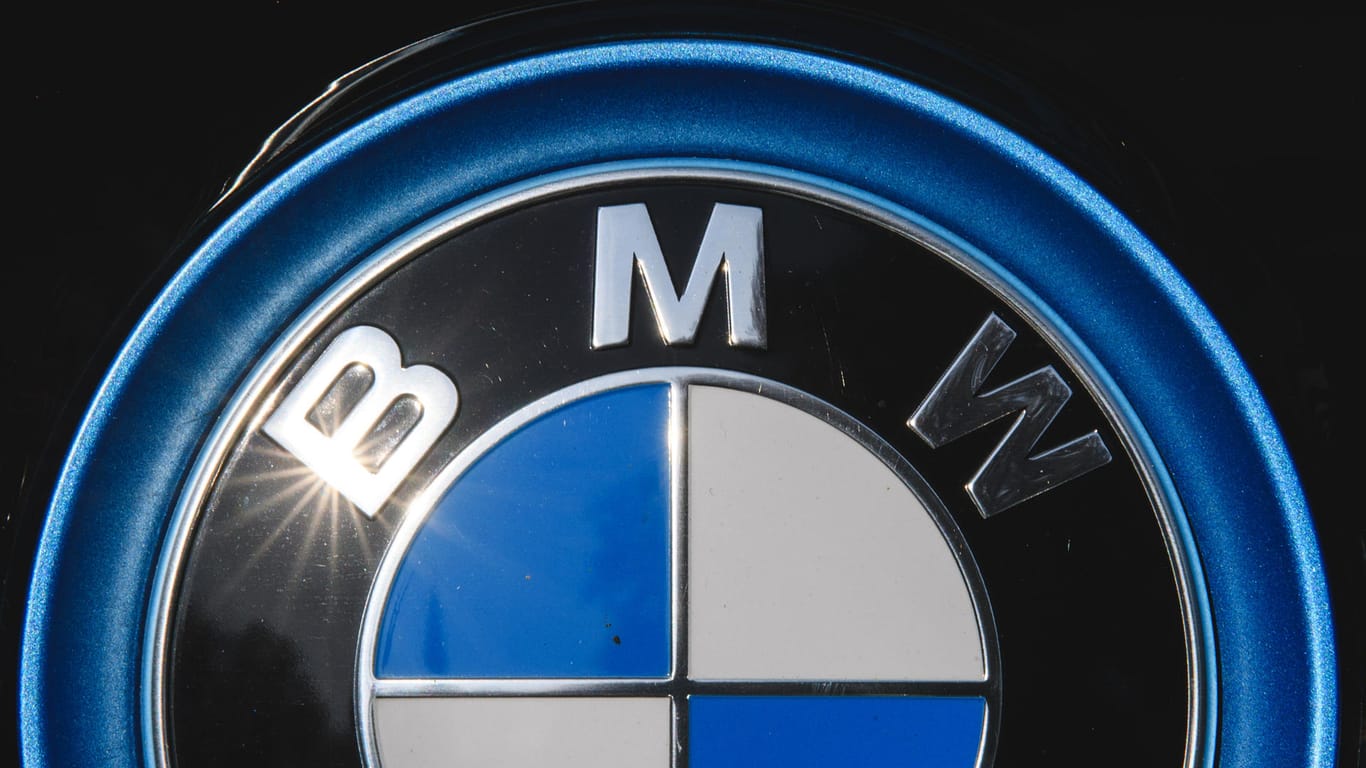 Logo des Autoherstellers BMW: Die US-Börsenaufsicht SEC untersucht die Verkaufspraktiken des deutschen Autobauers BMW.