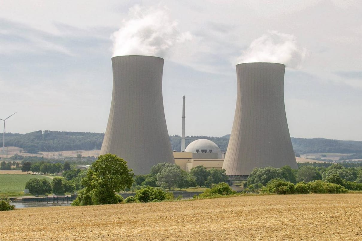 Das Atomkraftwerk Grohnde an der Weser (Archivbild): Der Meiler soll Ende 2021 vom Netz gehen.