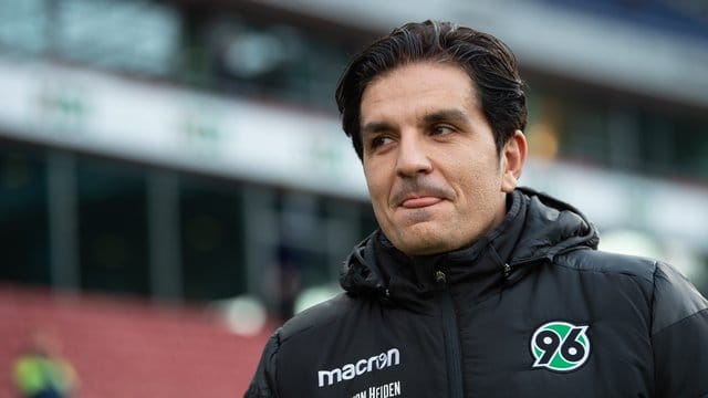 Bereitet sein Team in heimischen Gefilden auf die Rückrunde vor: 96-Coach Kenan Kocak. Bereitet sein Team in heimischen Gefilden auf die Rückrunde vor: 96-Coach Kenan Kocak.