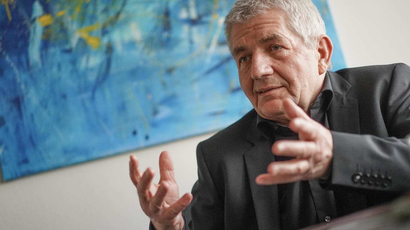 Roland Jahn: Der Bundesbeauftragte für die Stasi-Unterlagen will bestimmte Doktortitel mit dem Zusatz "Stasi" versehen lassen.