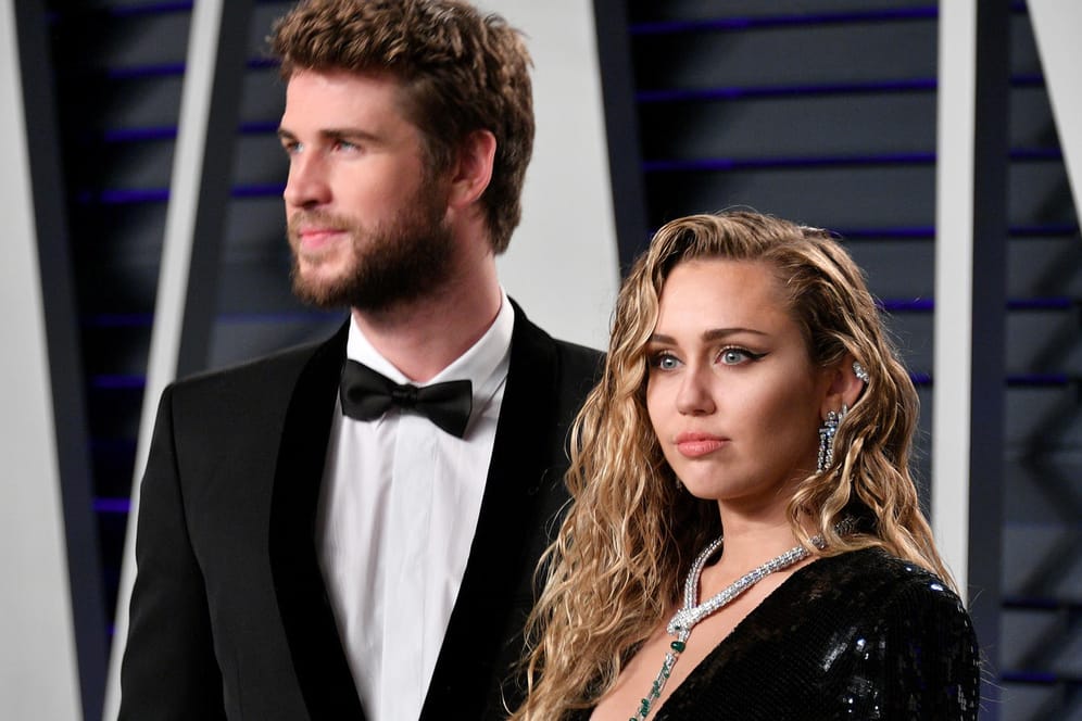 Liam Hemsworth und Miley Cyrus: Die beiden haben sich in diesem Jahr getrennt. Nun gibt es Neuigkeiten was die Scheidung angeht.
