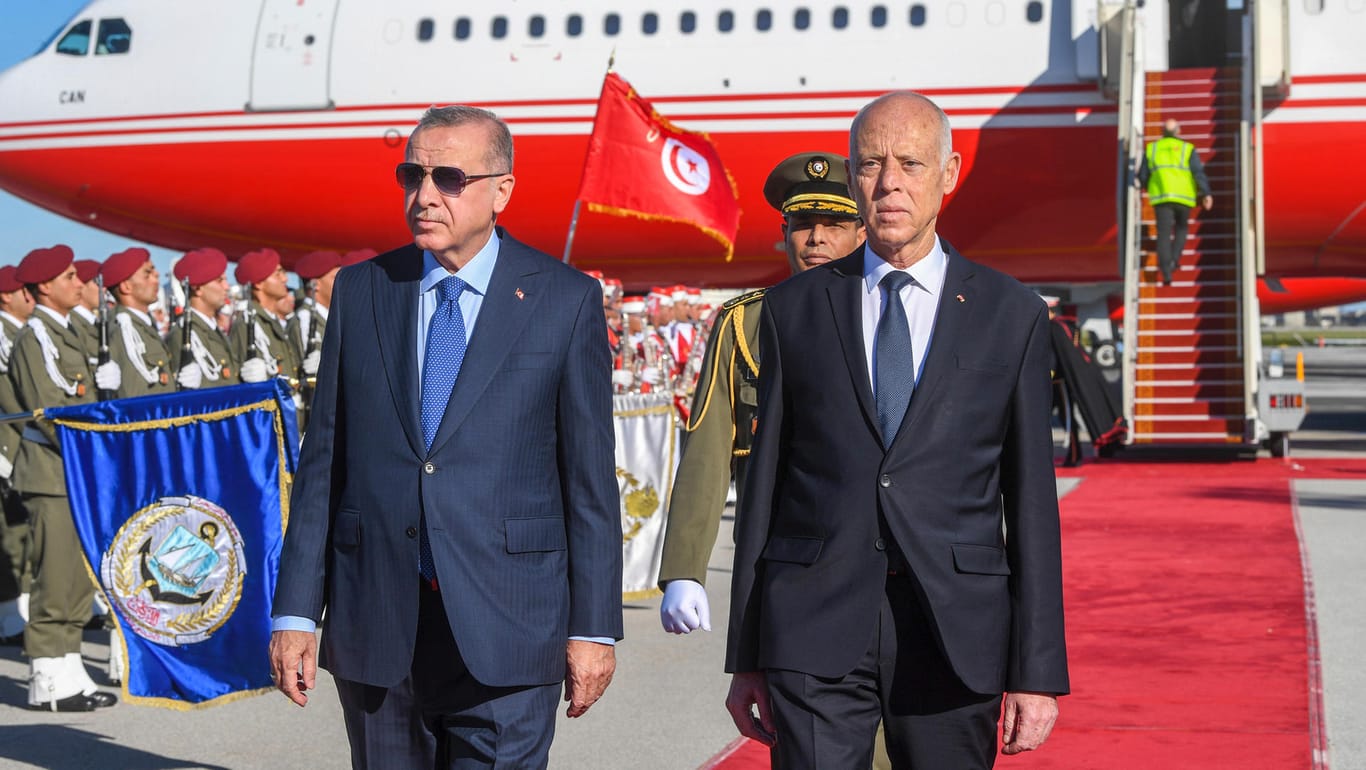 Recep Tayyip Erdogan und der tunesische Präsident Kais Saied.