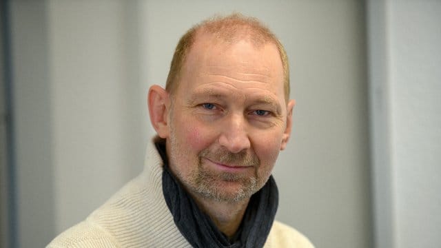 Eins Fußball-Europameister, heute Lehrer: Dieter Eilts.