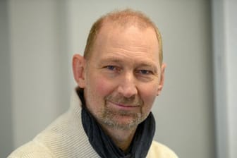 Eins Fußball-Europameister, heute Lehrer: Dieter Eilts.