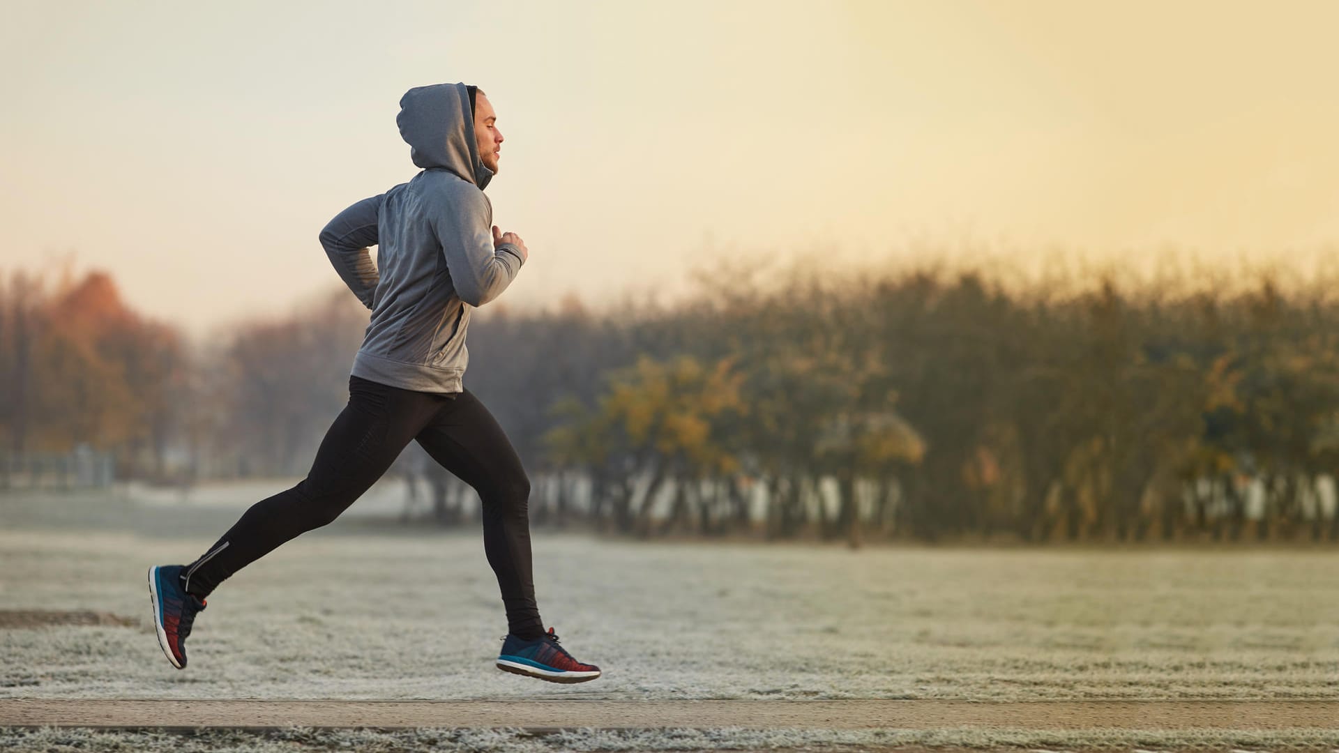 Jogger: Nicht für jeden Menschen ist Sport bei Kälte und Minusgraden empfehlenswert.