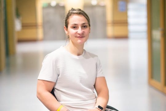 Sitzt seit ihrem schweren Trainingsunfall im Rollstuhl: Kristina Vogel.