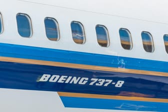 Boeing 737-8: Der Flugzeughersteller hat eine Sammlung interner Dokumente über das Unglücksflugzeug an die Behörden der Vereinigten Staaten geschickt.