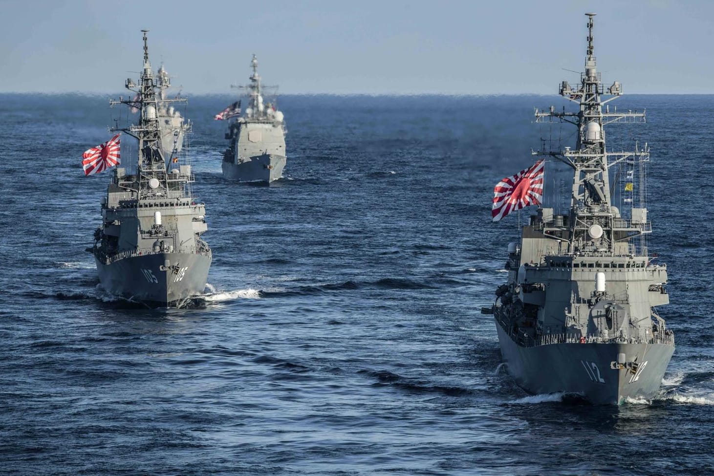 Zerstörer der japanischen Armee (Archivbild): Zur Sicherung seiner Handelsschiffe entsendet Japan ein Marineschiff in die Golfregion.
