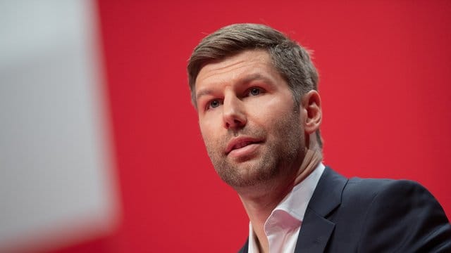 Steht beim VfB Stuttgart bereits früh unter Druck: Vorstandsboss Thomas Hitzlsperger. Steht beim VfB Stuttgart bereits früh unter Druck: Vorstandsboss Thomas Hitzlsperger.