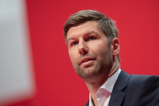 Steht beim VfB Stuttgart bereits früh unter Druck: Vorstandsboss Thomas Hitzlsperger.
