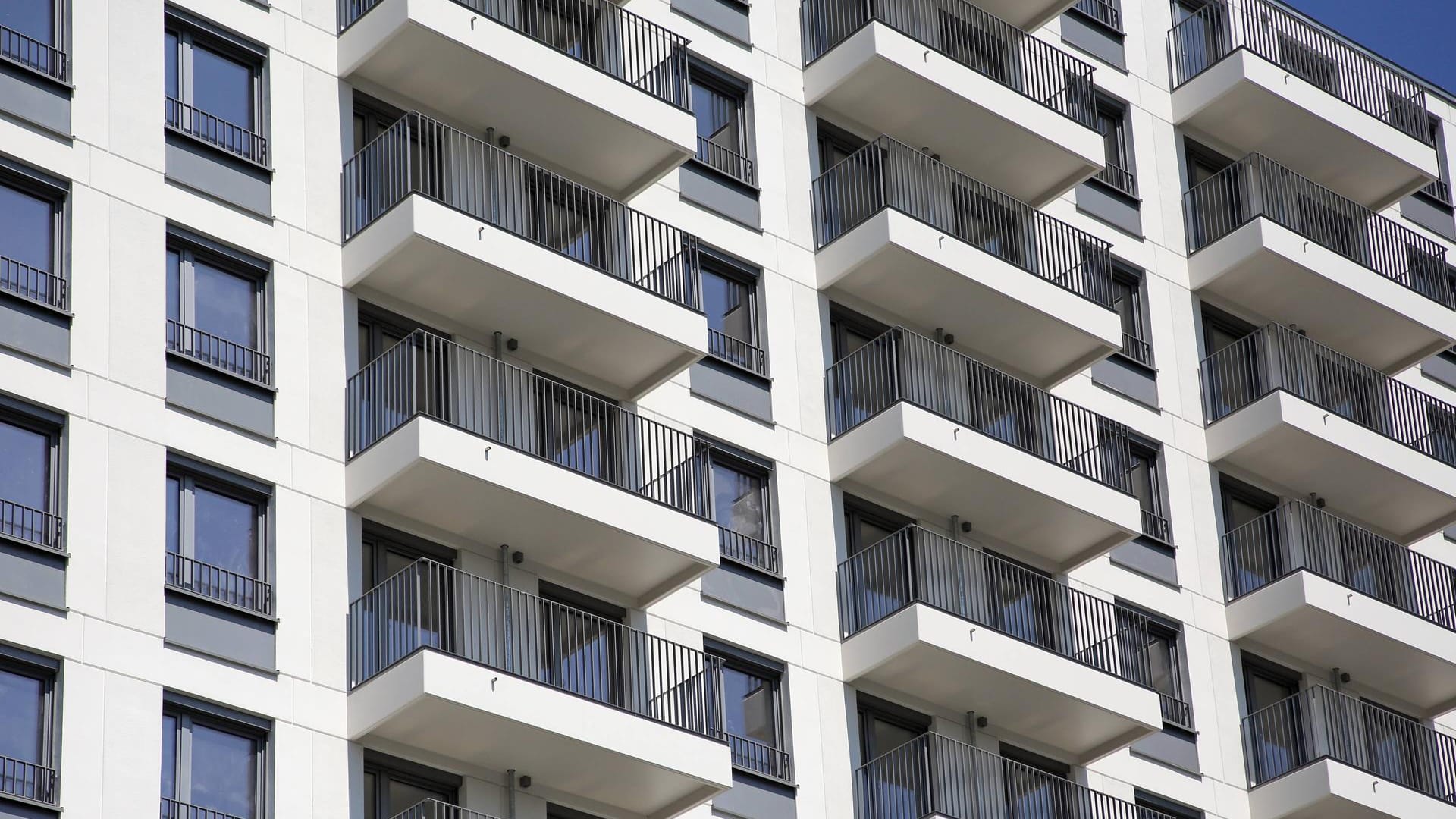 Stockwerke eines neugebauten Wohnhauses in Berlin: Immer mehr Menschen zieht es in die Hauptstadt.