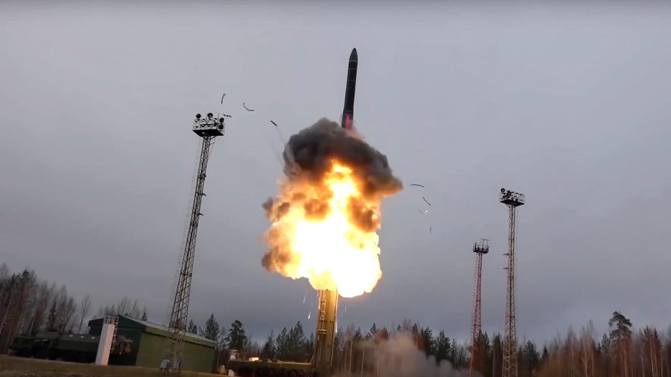 Der Start einer russischen Interkontinentalrakete: Die neue Einheit mit den Hyperschall-Raketen soll in Orenburg im Ural eingesetzt werden.