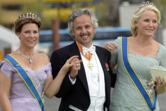 Trauer im norwegischen Königshaus: Ari Behn mit Prinzessin Märtha Louise und Kronprinzessin Mette-Marit.
