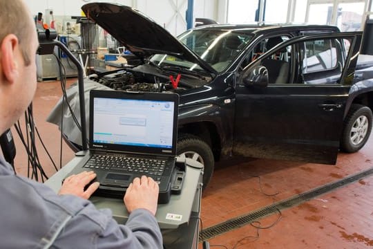 VW musste aus 2,5 Millionen Wagen illegale Abgas-Software entfernen.