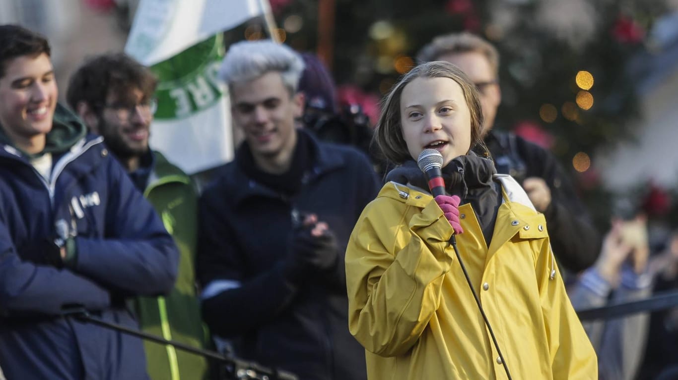 Greta Thunberg mit anderen Klimaaktivisten in Turin: Mit ihrer Bewegung Fridays For Future hat die junge Schwedin weltweit Millionen Menschen mobilisiert.