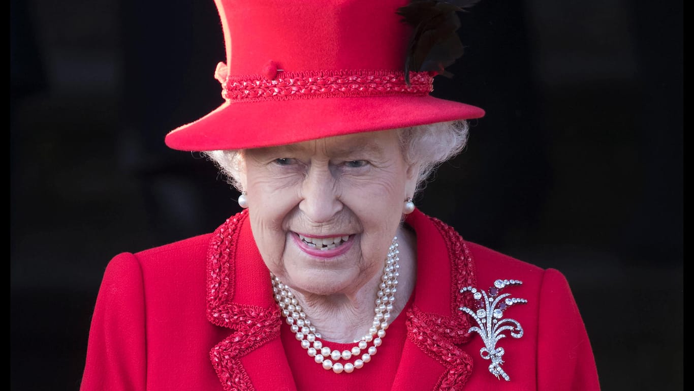 Queen Elizabeth II: Das Oberhaupt der britischen Royals ehrt wieder Hunderte Persönlichkeiten.