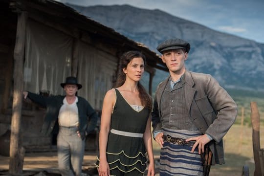 "Der Club der singenden Metzger" mit Sylvester Groth (l-r), Aylin Tezel und Jonas Nay hat sich bei den Einschaltquoten gegen die Konkurrenz durchgesetzt.