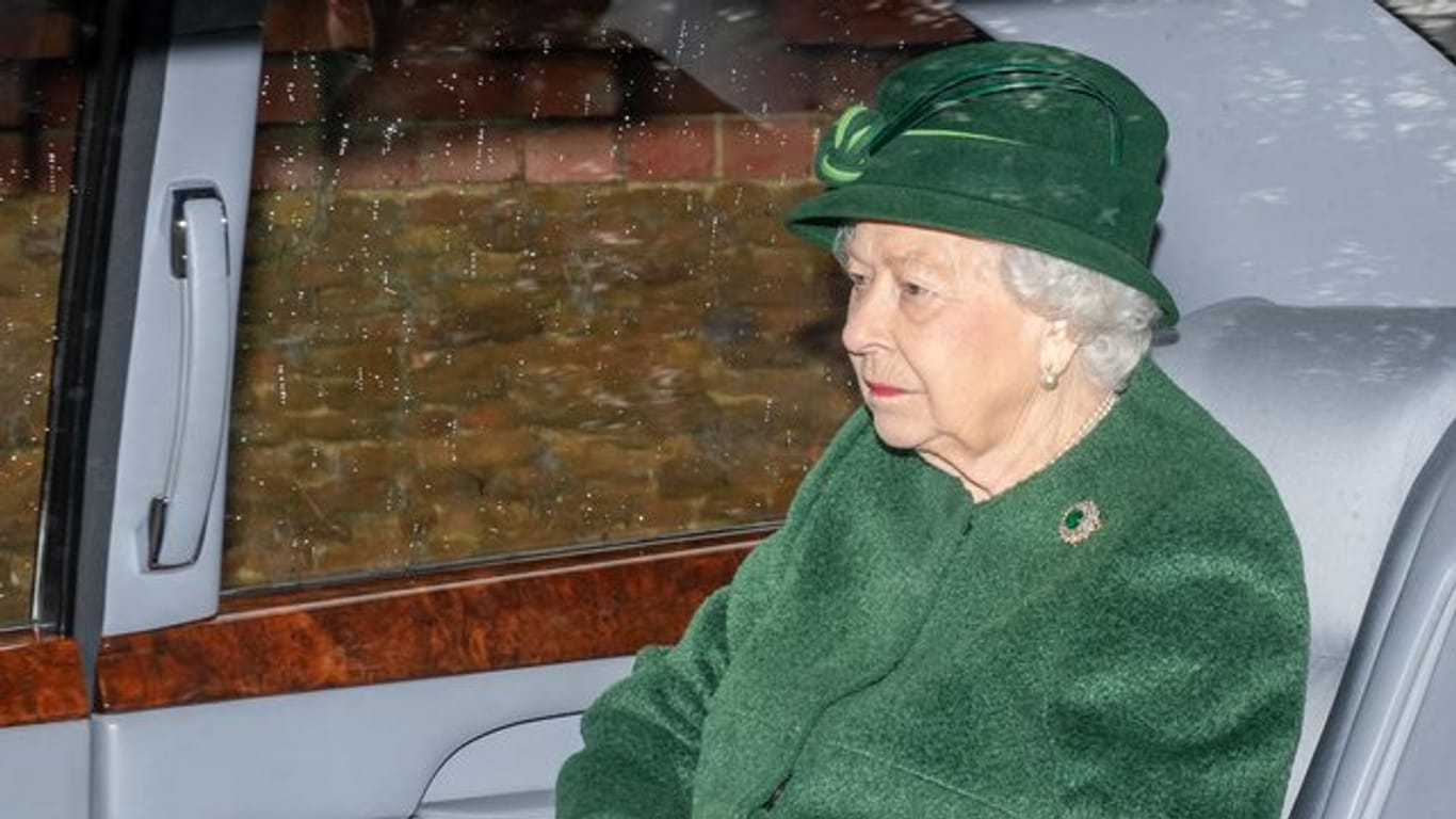 Die Königin von Großbritannien hat wieder viele Menschen für ihr gesellschaftliches Engagement geehrt.