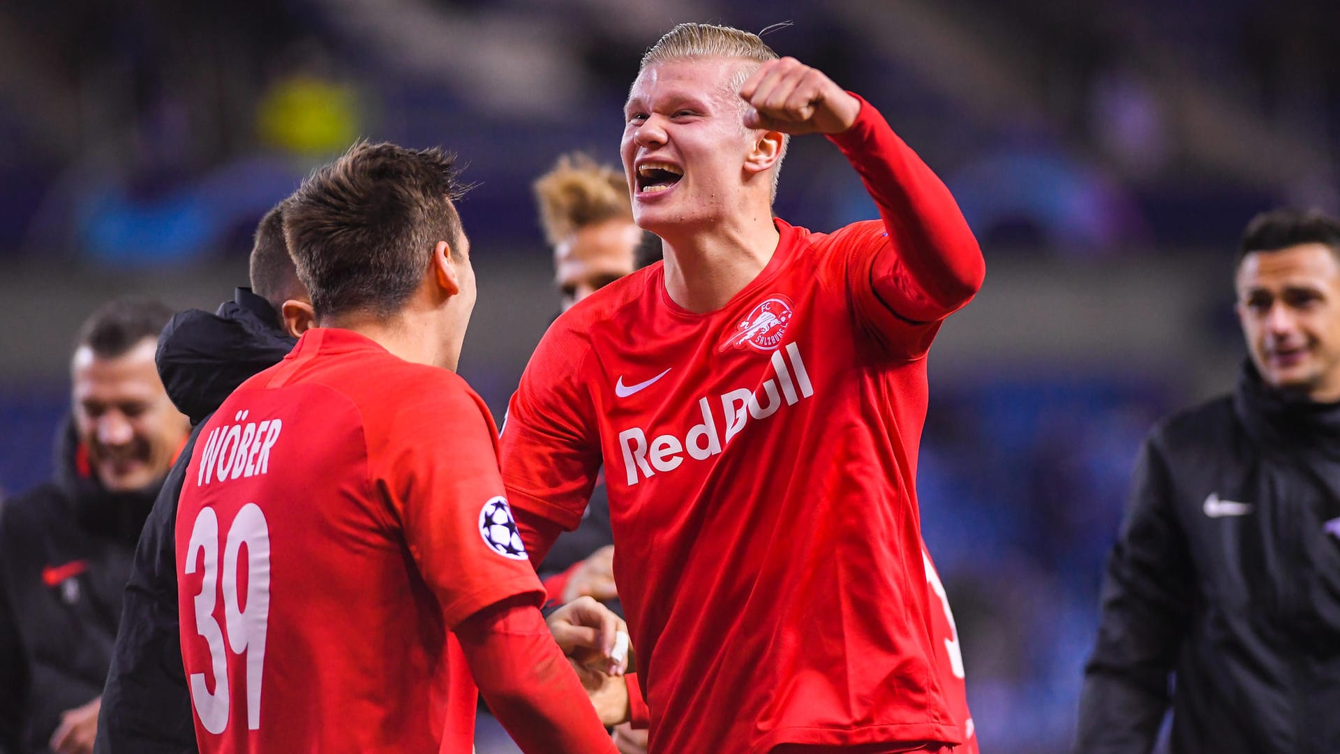 Eines der größten Talente im europäischen Fußball: Salzburgs Erling Haaland (r.), hier mit Mitspieler Maximilian Wöber.