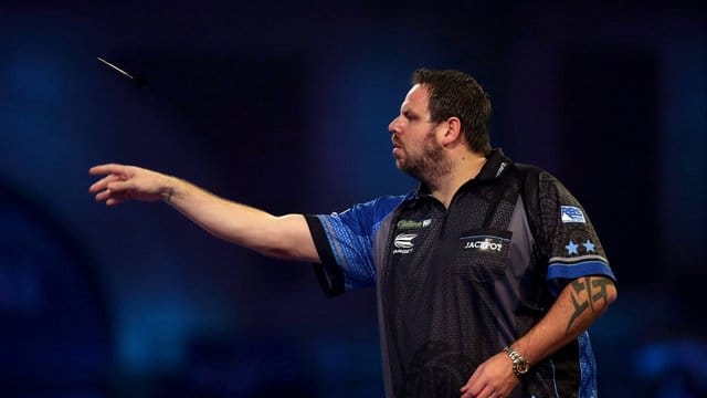 Adrian Lewis lag 2:0 und 3:1 in Sätzen vorn.