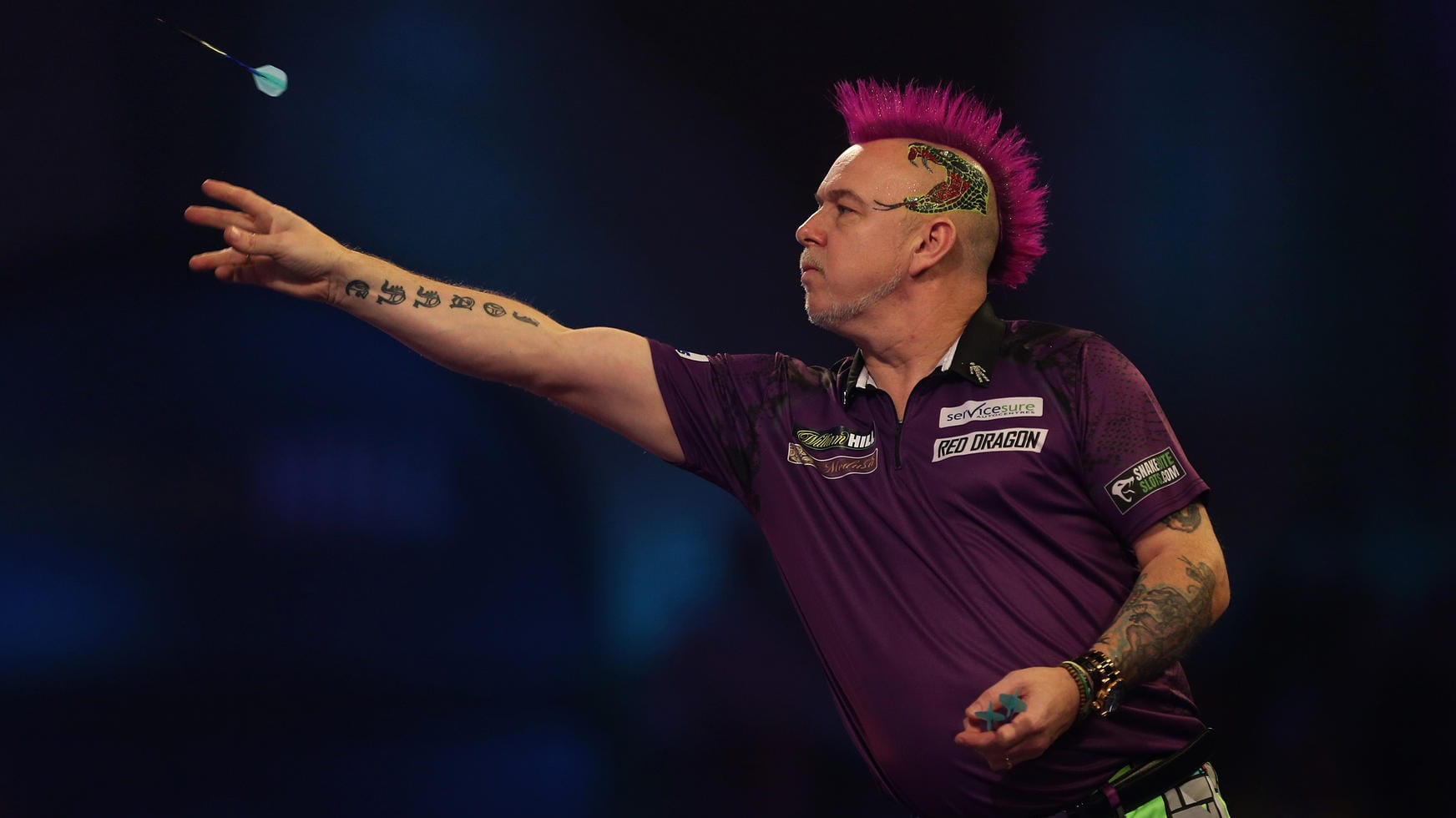 Peter Wright (Bild) und Jeffrey de Zwaan lieferten sich ein irres Match im Achtelfinale der Darts-WM.