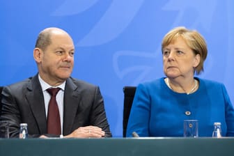 Olaf Scholz und Angela Merkel: Regulär wird Deutschland erst 2021 einen neuen Bundestag wählen.
