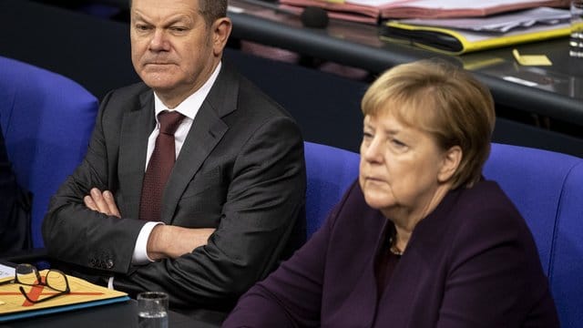 Vizekanzler Olaf Scholz (SPD) und Bundeskanzlerin Angela Merkel (CDU) im Bundestag. Vizekanzler Olaf Scholz (SPD) und Bundeskanzlerin Angela Merkel (CDU) im Bundestag.
