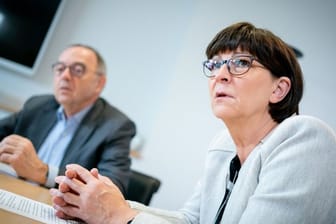 Die SPD-Vorsitzenden Norbert Walter-Borjans und Saskia Esken wollen einen anderen Umgang mit Kompromissen in der GroKo.