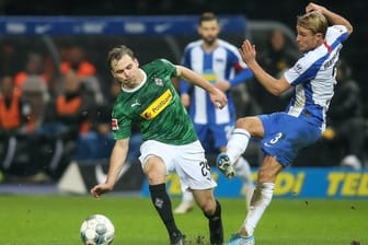 Fühlt sich bei Borussia Mönchengladbach wohl: Tony Jantschke (l).