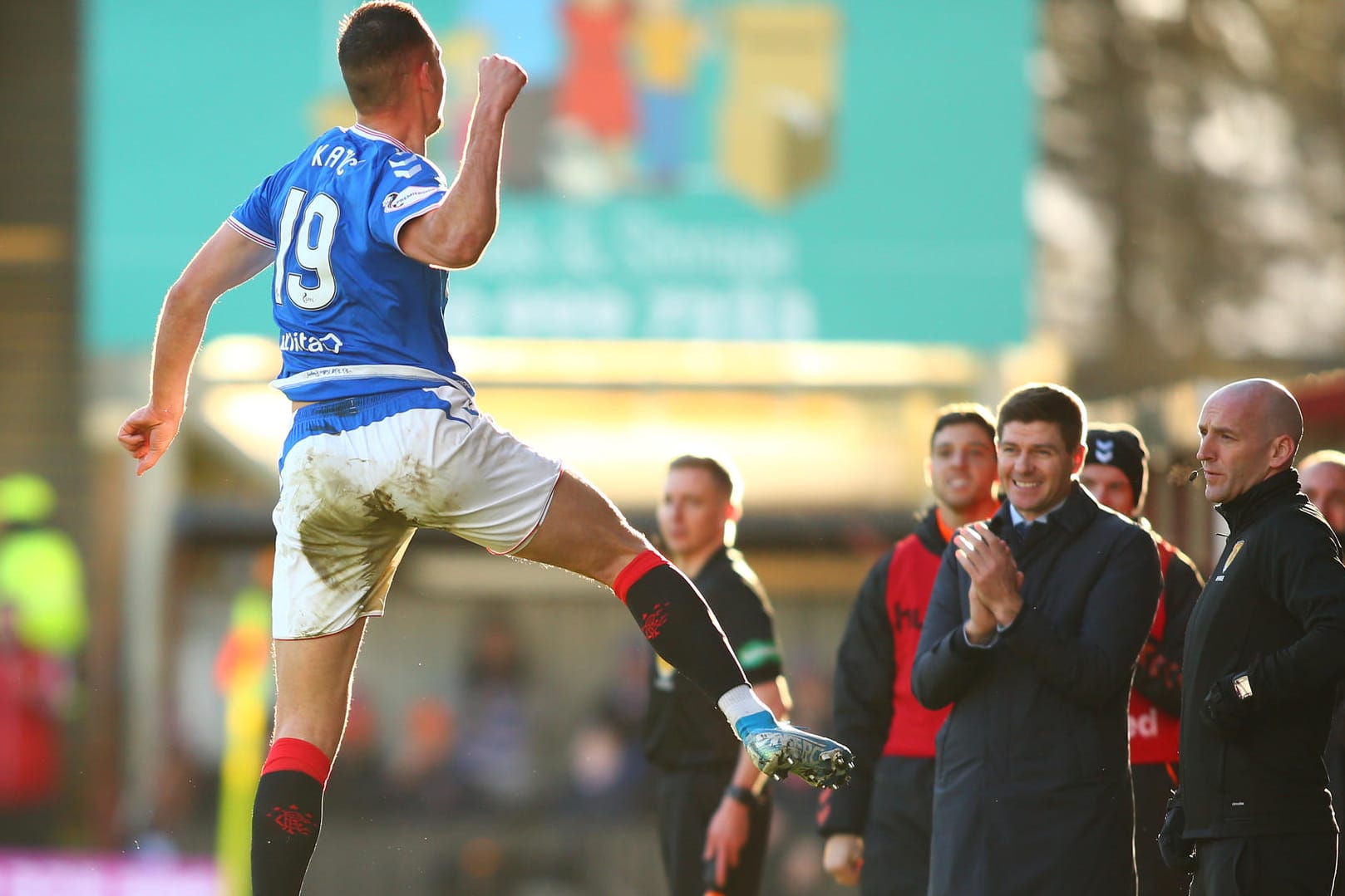 Rangers-Stürmer: Nikola Katic habt nach seinem Treffer gegen Celtic ab.