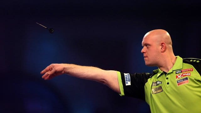 Michael van Gerwen trifft im Halbfinale auf Nathan Aspinall.