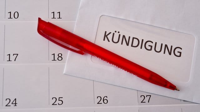 Verbraucherschützer fordern kürzere Kündigungszeiten für Verträge, die sich automatisch verlängern. Verbraucherschützer fordern kürzere Kündigungszeiten für Verträge, die sich automatisch verlängern.