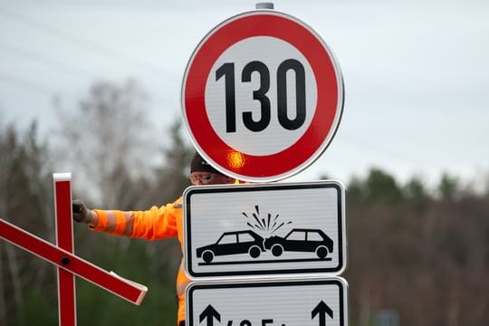 Die SPD will mit der Union über eine generelle Geschwindigkeitsbegrenzung von 130 Kilometern pro Stunde reden.
