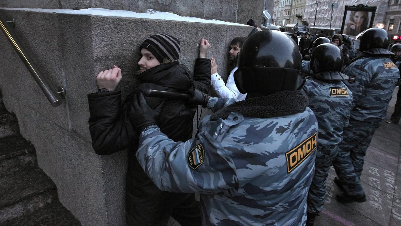 Russische oppositionelle werden in Russland festgenommen: Die staatlichen Repressionen haben in den letzten Jahren deutlich zugenommen.