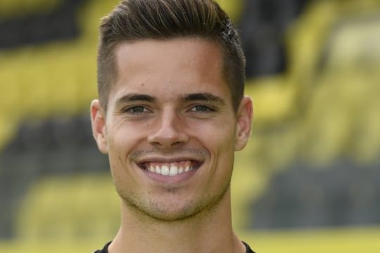 Ex-Nationalspieler Julian Weigl lächelt