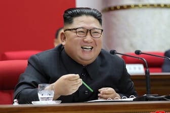 Nordkoreas Machthaber Kim Jong Ung: Das Land wird sich nicht mehr an das Moratorium für Raketentests halten.