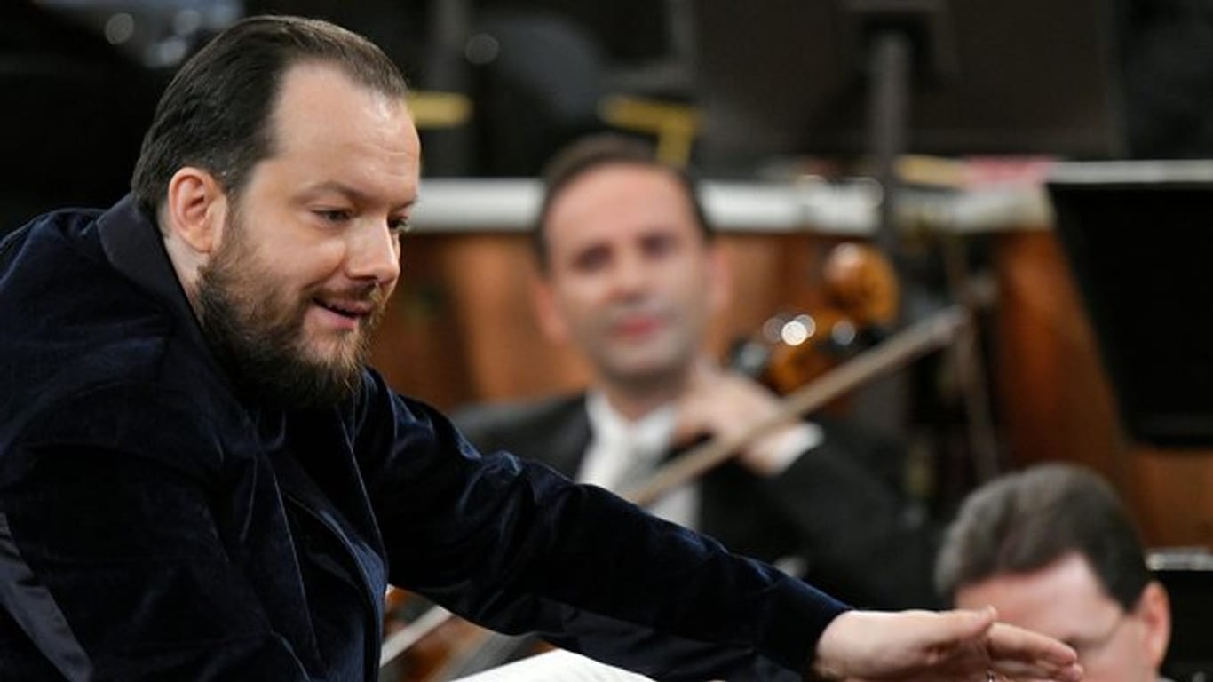 Andris Nelsons (l) dirgierte das Neujahrskonzert der Wiener Philharmoniker im Wiener Musikverein.