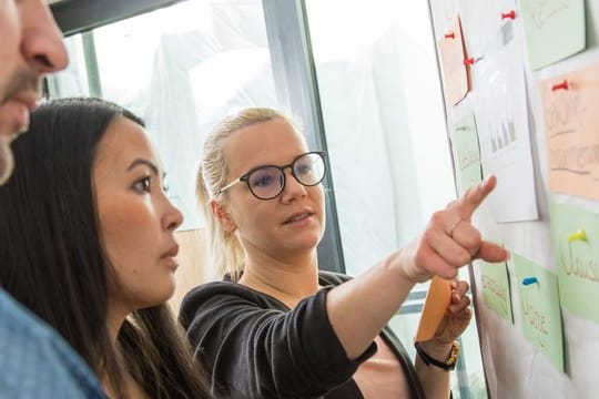 Für Weiterbildungen nach der fertigen Ausbildung können Absolventen ein spezielles Stipendium nutzen.