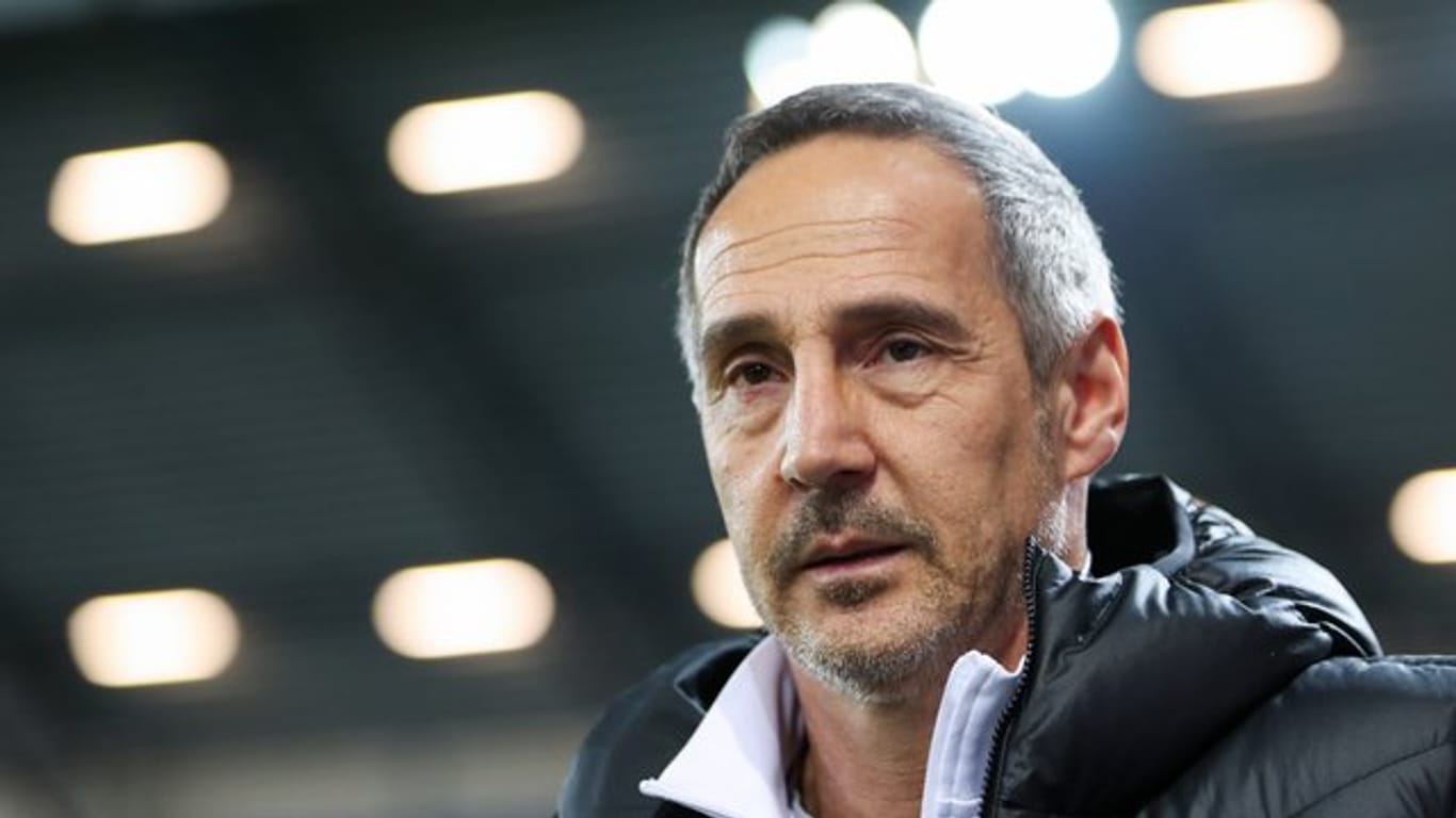 Muss Eintracht Frankfurt wieder auf Kurs bringen: Trainer Adi Hütter.