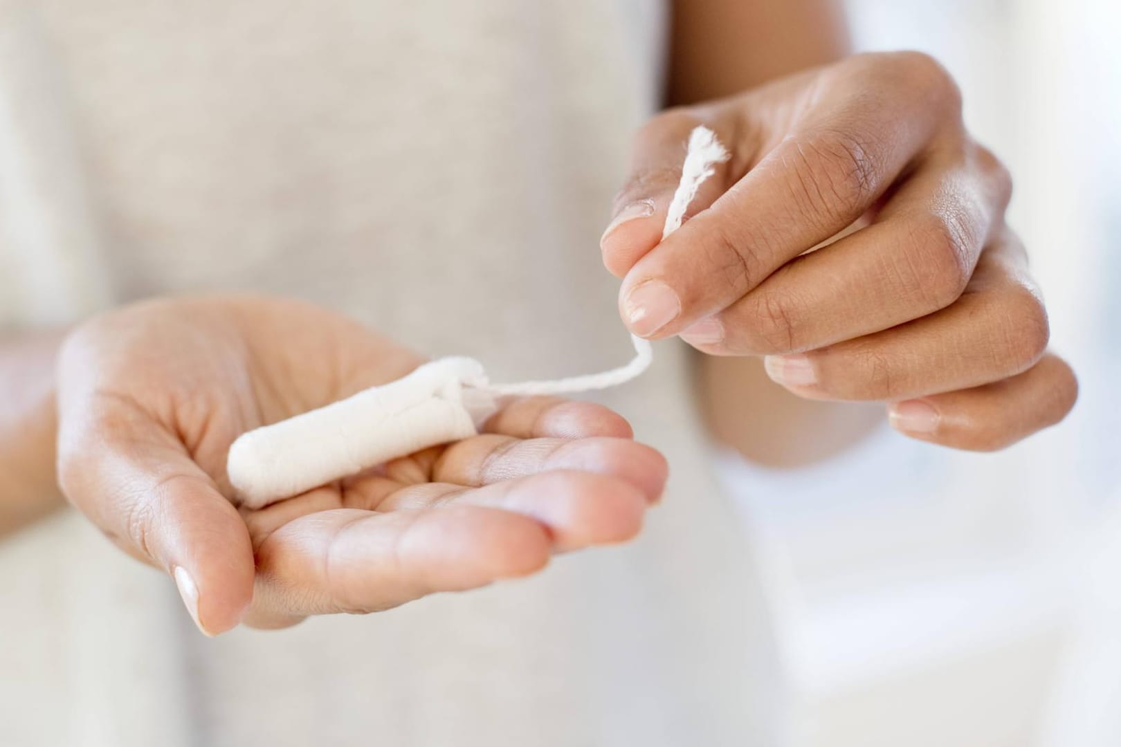 Ein Tampon: dm bietet die kleine Packung seiner Mini-Tampons statt für 1,25 Euro jetzt für 1,05 Euro an. Auch Rossmann, Budni und Kaufland zogen mit.