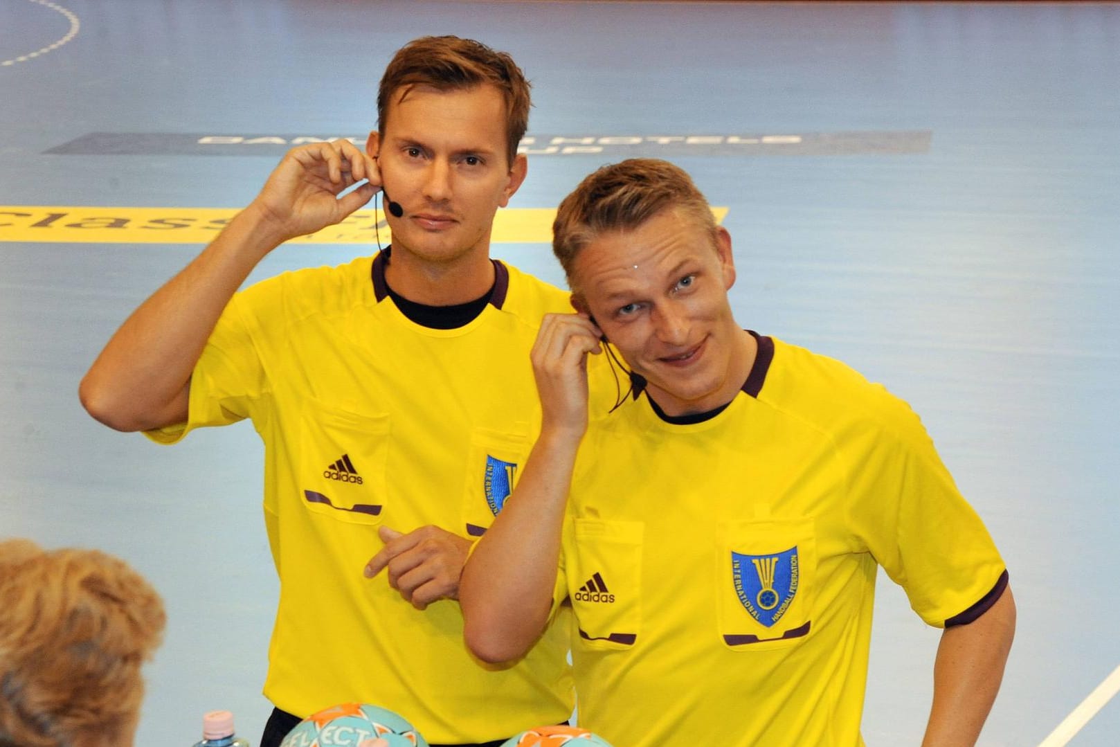 Pfeifen die Spiele der Handball-EM 2020: Die deutschen Schiedsrichter Robert Schulze (r.) und Tobias Tönnies (l.).