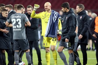 1. FC Nürnberg jubelt: Für das team geht es bald in die Sonne Spaniens.