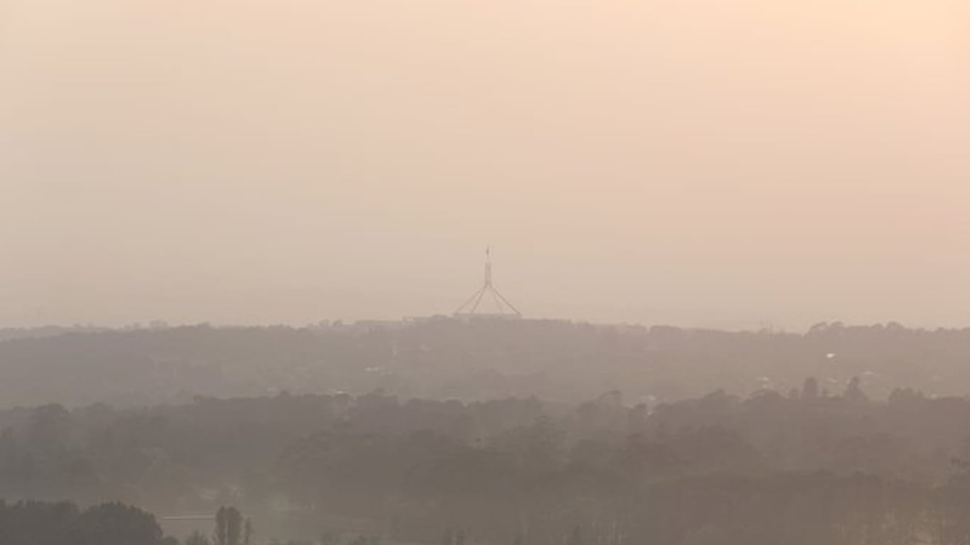 Qualm breitet sich über Australiens Hauptstadt Canberra aus.