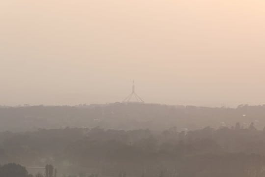 Qualm breitet sich über Australiens Hauptstadt Canberra aus.