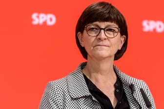 Saskia Esken: Die SPD-Chefin regt an, die Taktik der Polizei in der Leipziger Silvesternacht zu überprüfen.