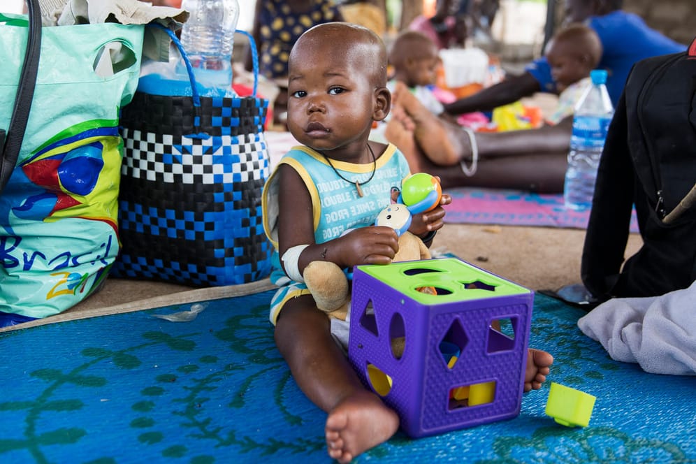 Ein Jahr und sieben Monate alt ist der kleine Junge aus Juba im Südsudan. Sein Name: Gift, das heißt Geschenk.