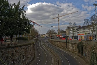 Baustellen rund um den Cityring in Bonn (Archivbild): Für Autofahrer birgt eine Versuchsphase im Straßenverkehr in diesem Bereich erhebliche Einschränkungen.
