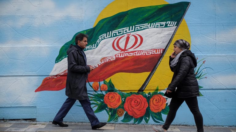 Iran: Das Auswärtige Amt rät davon ab, Fotos oder Videos von öffentlichen Gebäuden im Iran zu machen.