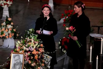 Maud Angelica Behn und ihre Mutter Prinzessin Märtha Louise: Die 16-Jährige hielt bei der Beerdigung ihres Vaters Ari Behn eine rührende Rede auf ihn.